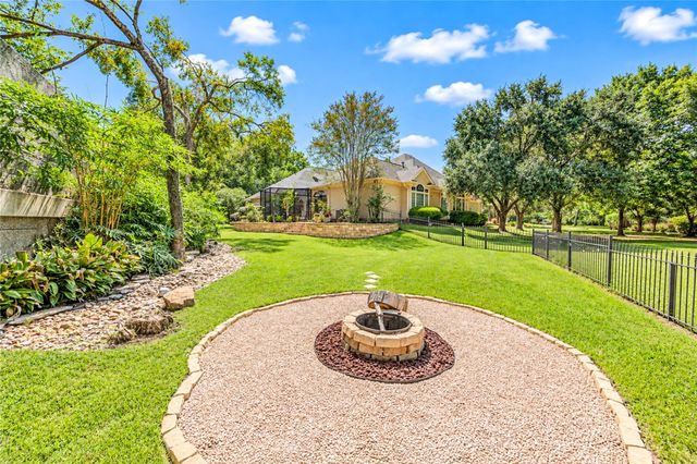 1510 Victoria Way, Friendswood, TX 77546