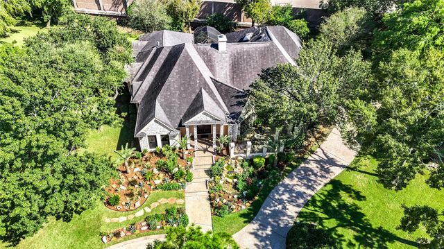 1510 Victoria Way, Friendswood, TX 77546