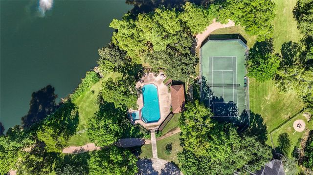 1510 Victoria Way, Friendswood, TX 77546