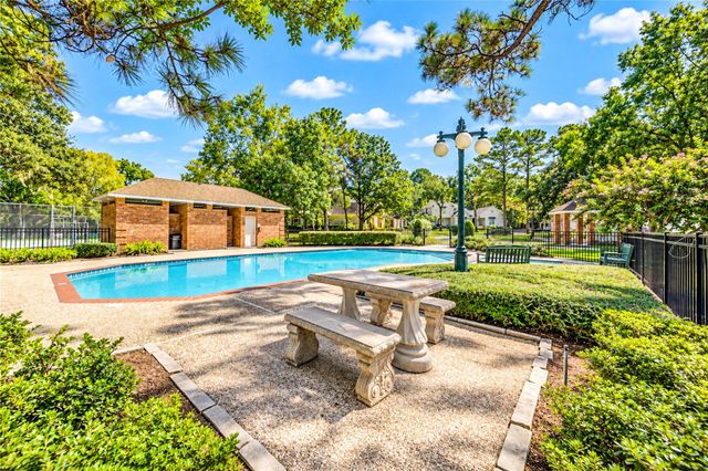 1510 Victoria Way, Friendswood, TX 77546