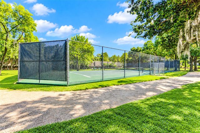 1510 Victoria Way, Friendswood, TX 77546