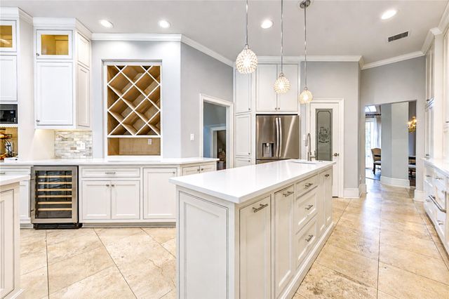 1510 Victoria Way, Friendswood, TX 77546