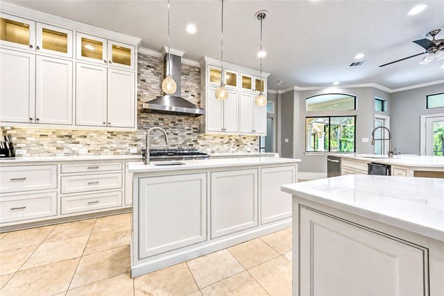 1510 Victoria Way, Friendswood, TX 77546