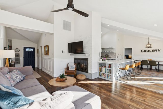 1723 Anglers Plaza, Grapevine, TX 76051