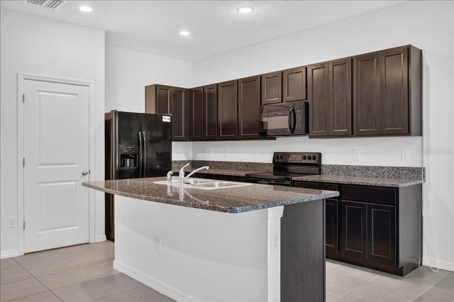 8655 FALLING BLUE PLACE, Riverview, FL 33578