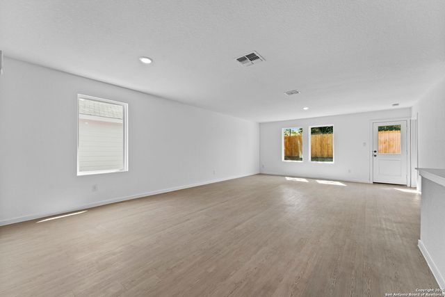 7622 Bohemian Grove, San Antonio, TX 78227