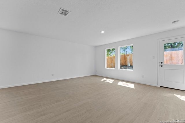 7622 Bohemian Grove, San Antonio, TX 78227