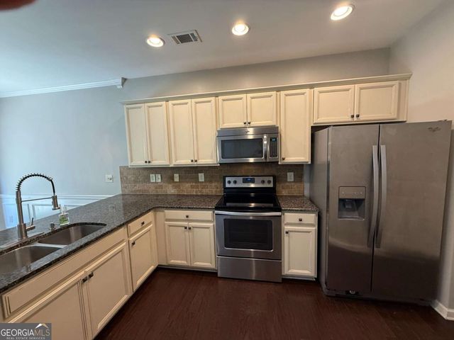 302 Highland Pointe Circle E, Dawsonville, GA 30534