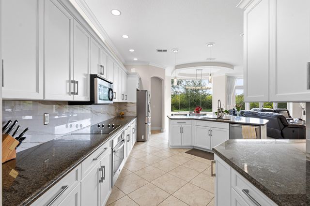 11471 SW Hillcrest Circle, Port St Lucie, FL 34987