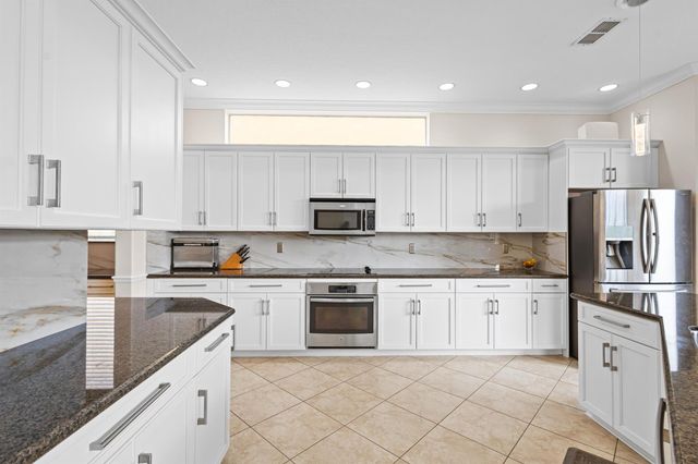 11471 SW Hillcrest Circle, Port St Lucie, FL 34987