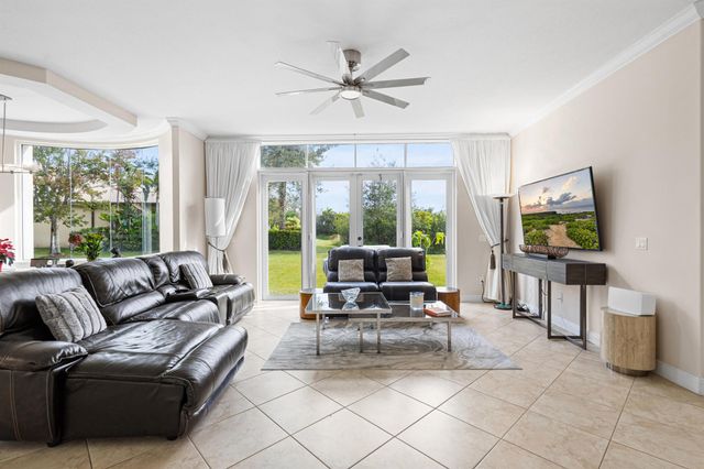 11471 SW Hillcrest Circle, Port St Lucie, FL 34987