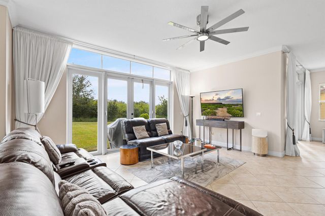11471 SW Hillcrest Circle, Port St Lucie, FL 34987