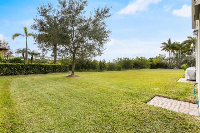 11471 SW Hillcrest Circle, Port St Lucie, FL 34987