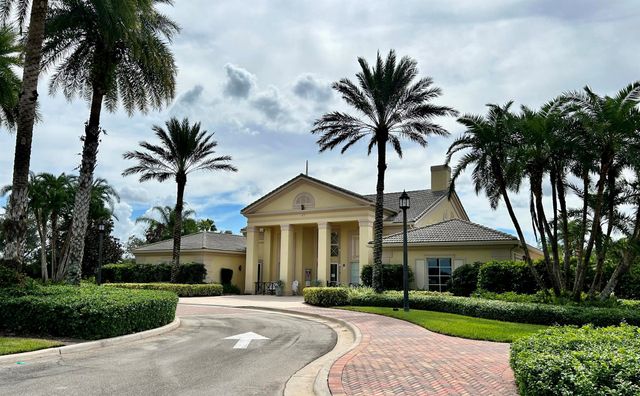 11471 SW Hillcrest Circle, Port St Lucie, FL 34987
