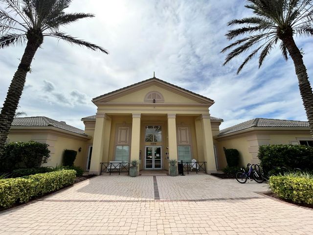 11471 SW Hillcrest Circle, Port St Lucie, FL 34987