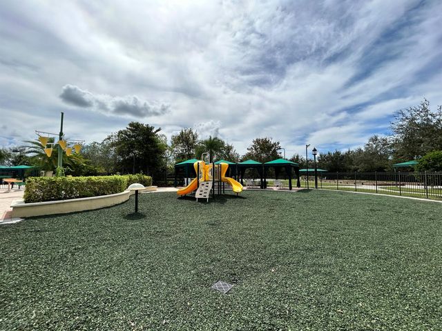 11471 SW Hillcrest Circle, Port St Lucie, FL 34987