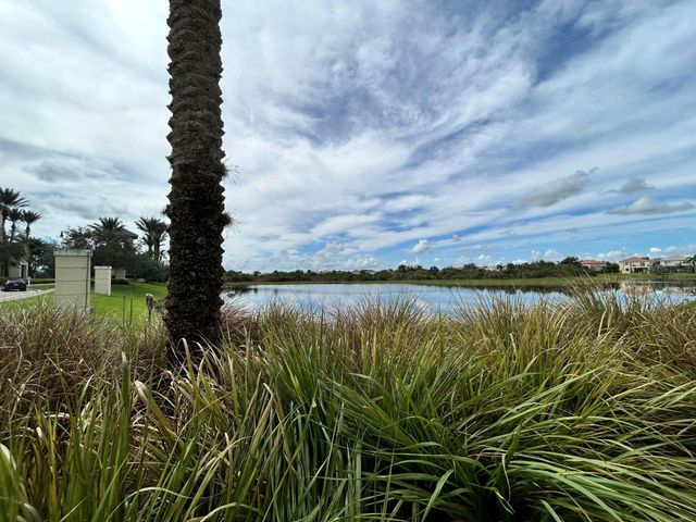 11471 SW Hillcrest Circle, Port St Lucie, FL 34987