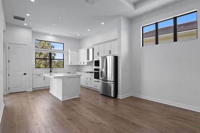 419 SE VIA SANGRO, Port St Lucie, FL 34952