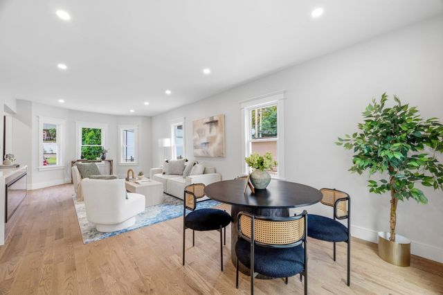 2 Summer Street Pl, Arlington, MA 02475