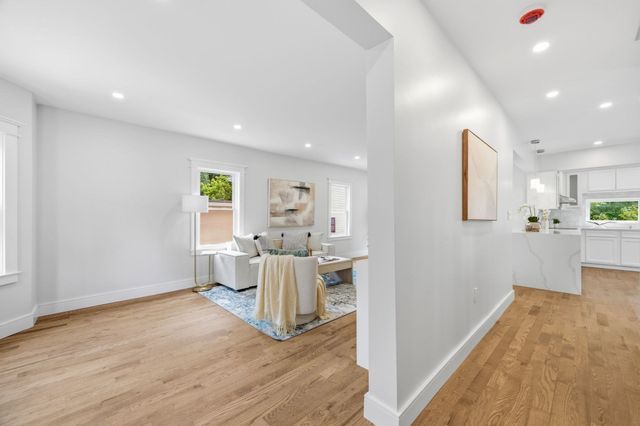 2 Summer Street Pl, Arlington, MA 02475