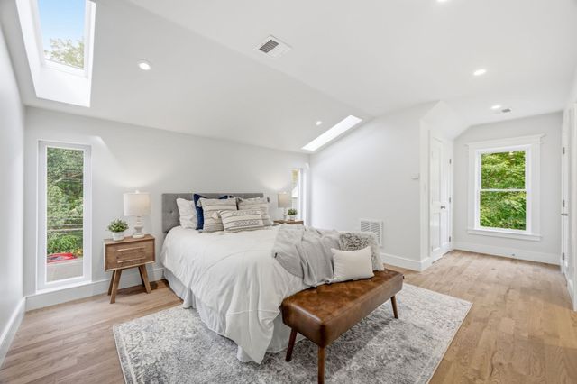 2 Summer Street Pl, Arlington, MA 02475