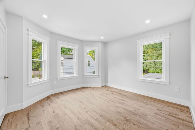 2 Summer Street Pl, Arlington, MA 02475