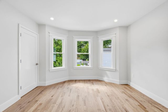 2 Summer Street Pl, Arlington, MA 02475
