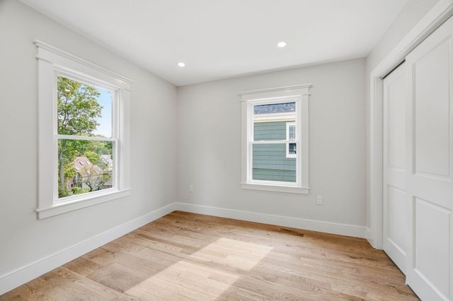 2 Summer Street Pl, Arlington, MA 02475
