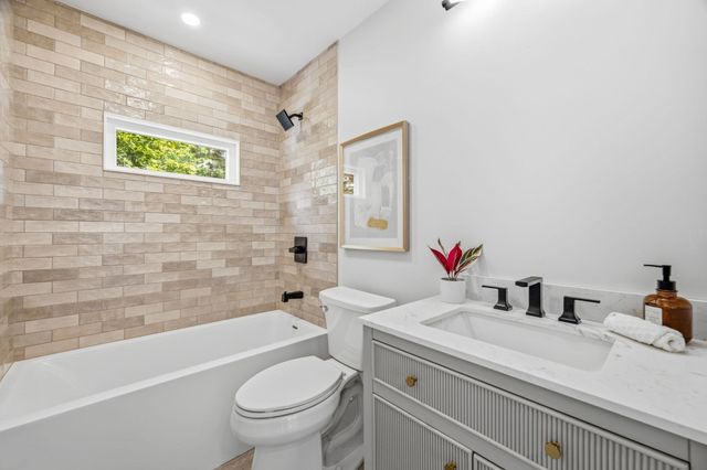 2 Summer Street Pl, Arlington, MA 02475