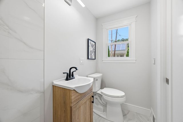 2 Summer Street Pl, Arlington, MA 02475