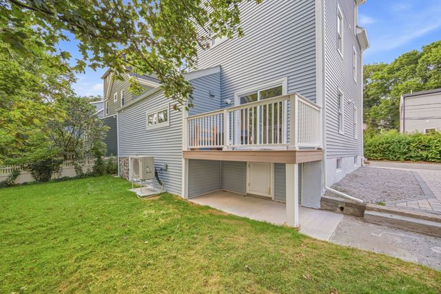 2 Summer Street Pl, Arlington, MA 02475