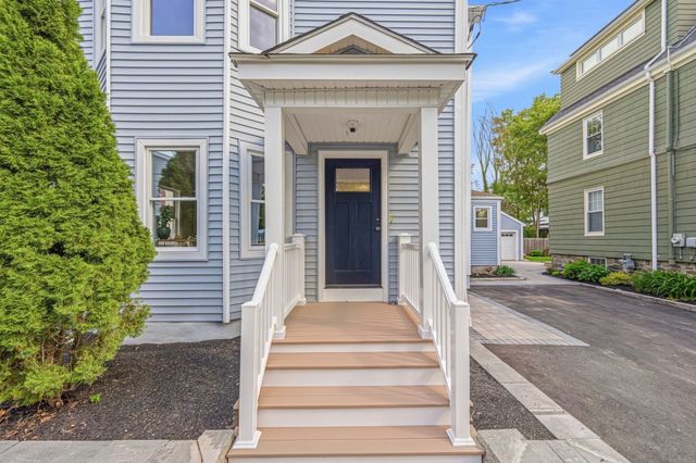 2 Summer Street Pl, Arlington, MA 02475