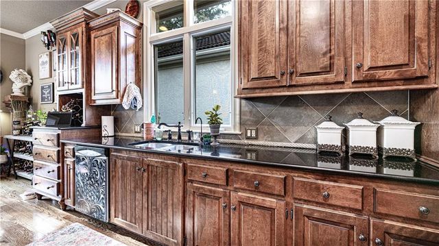 4517 NE FairwayHomes Drive, Lee's Summit, MO 64064