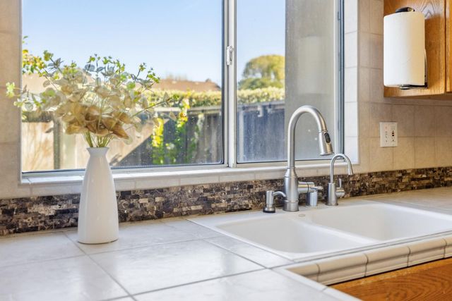 19202 Creekside Lane, Salinas, CA 93908