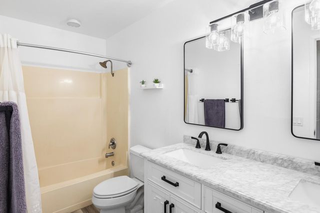 19202 Creekside Lane, Salinas, CA 93908