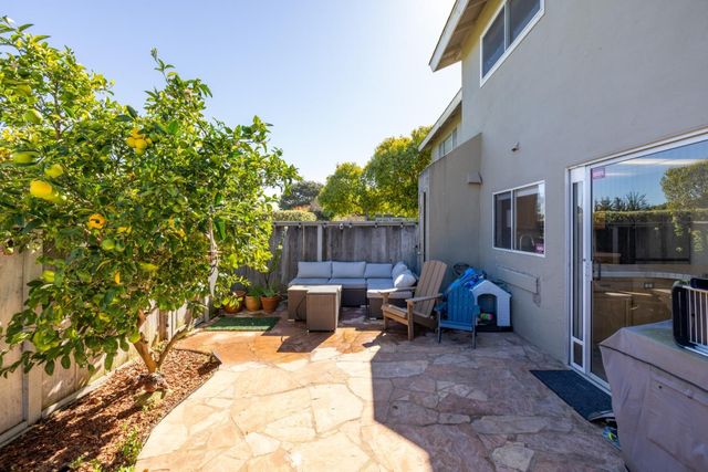 19202 Creekside Lane, Salinas, CA 93908