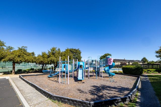 19202 Creekside Lane, Salinas, CA 93908