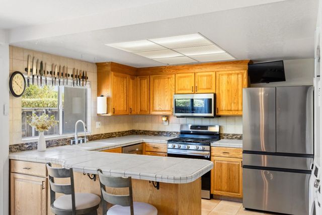 19202 Creekside Lane, Salinas, CA 93908