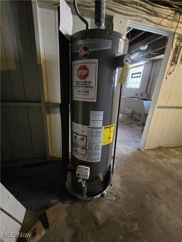 1159 Carey Avenue, Akron, OH 44314