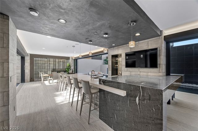 4 Soaring Bird Court, Las Vegas, NV 89135