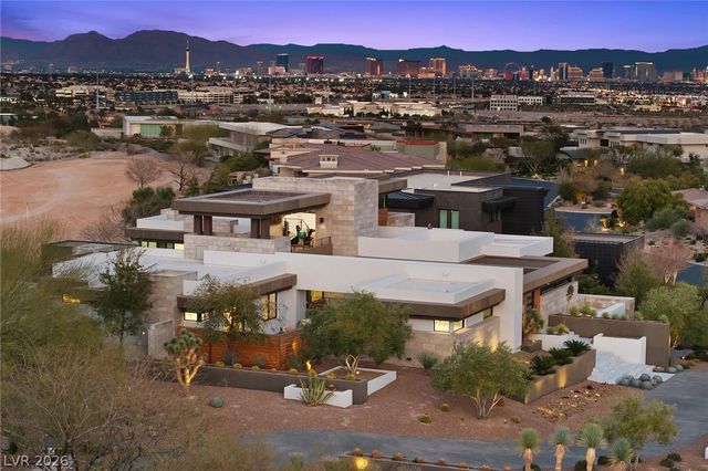 4 Soaring Bird Court, Las Vegas, NV 89135