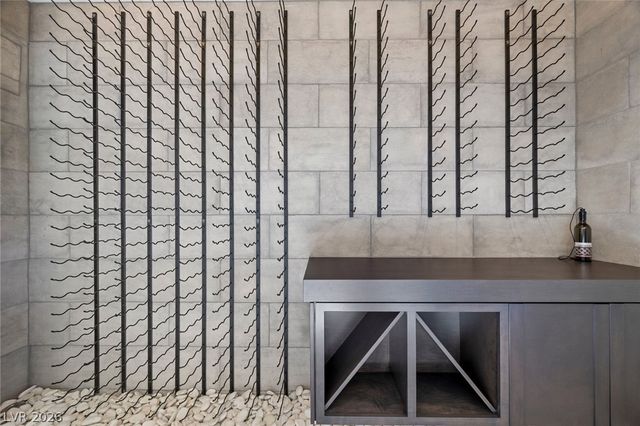 4 Soaring Bird Court, Las Vegas, NV 89135