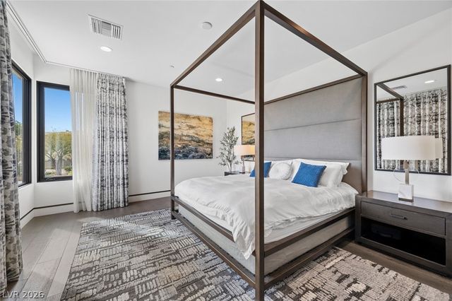 4 Soaring Bird Court, Las Vegas, NV 89135