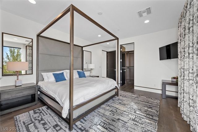 4 Soaring Bird Court, Las Vegas, NV 89135