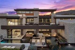 4 Soaring Bird Court, Las Vegas, NV 89135