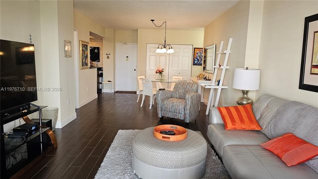 1980 S Ocean Dr 7M, Hallandale Beach, FL 33009