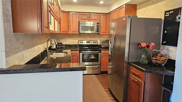 1980 S Ocean Dr 7M, Hallandale Beach, FL 33009