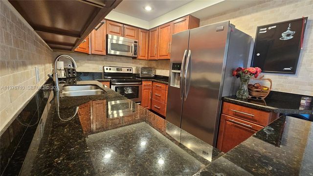 1980 S Ocean Dr 7M, Hallandale Beach, FL 33009