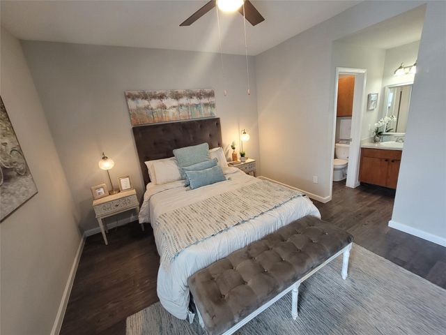 7250 W Greens Road 911, Houston, TX 77064