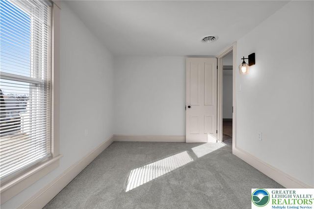 2322 Lehigh Avenue North, Whitehall Twp, PA 18052